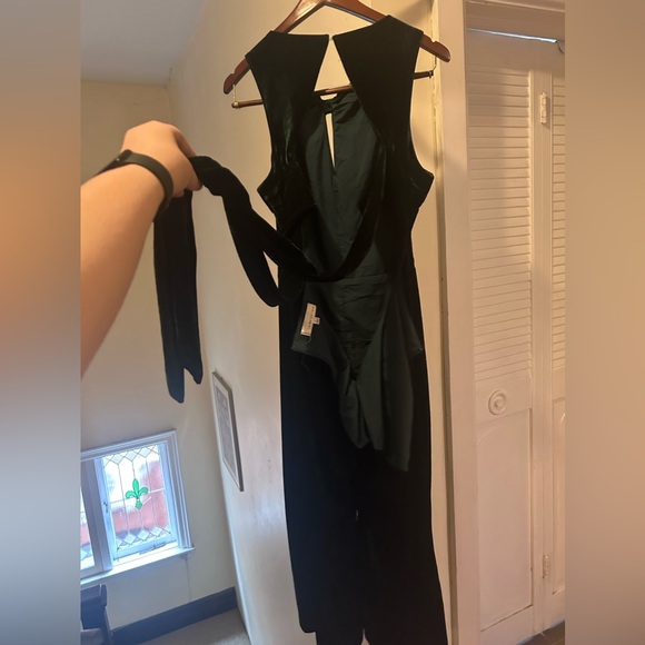 adelyn rae large emerald green velvet jumpsuit floor length large - Picture 2 of 3